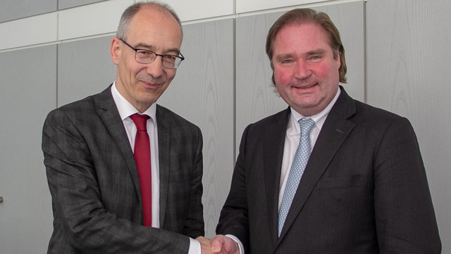 Minister der Finanzen NRW, Lutz Lienenkämper (re.) mit Roland Staude 