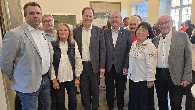 Auf Arbeitnehmerempfang 2026: Lars Smuda, Alexander Gregersen, Heike Klar, OB Stephan Keller, Dirk Weuthen, Bettina Gude, Geyun Schulze und Rainer Linden (v. l.)