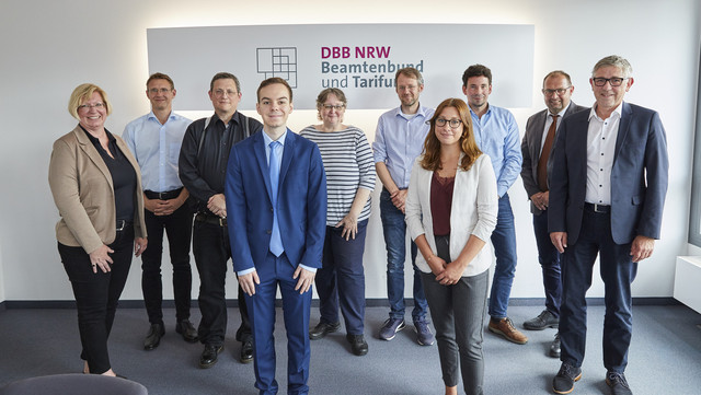 Gruppenbild der Veranstalter des DBB NRW und der Gäste aus Politik und Personalräten