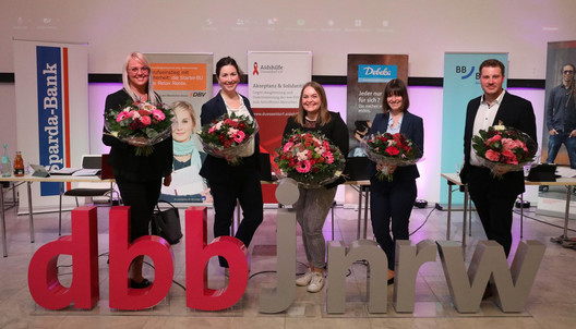 Nicole Schorn (Stellvertreterin), Teresa Jedinat (Stellvertretende Landesjugendleiterin), Susanne Aumann (Vorsitzende/Landesjugendleiterin), Judith Butschkau (1. Stellvertreterin) und Daniel Weber (Stellvertreter). 