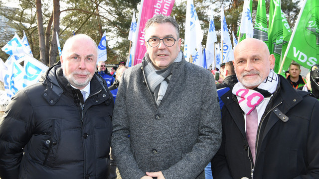 Demo am Rande der 2. Runde der Tarifverhandlungen